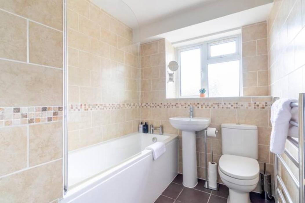 Trendy Sea View 2 Bedroom Sleeps 6 - Free Parking Bournemouth Esterno foto