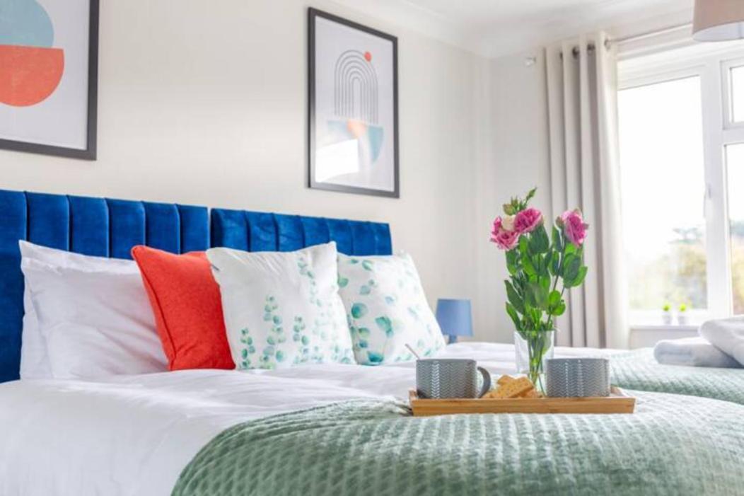 Trendy Sea View 2 Bedroom Sleeps 6 - Free Parking Bournemouth Esterno foto