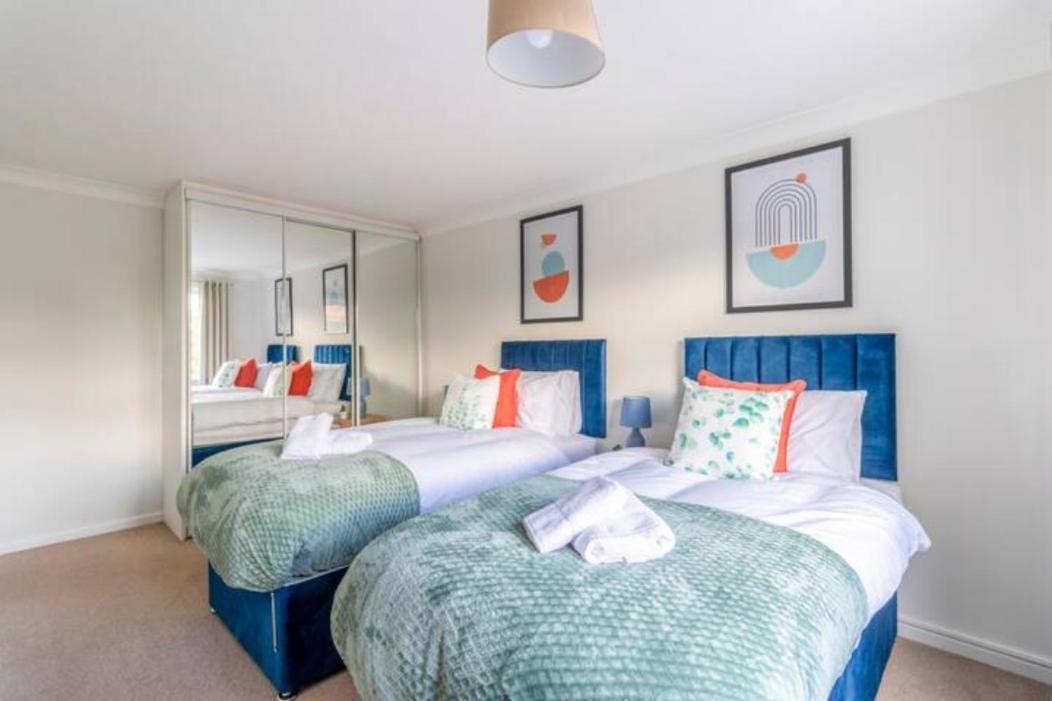 Trendy Sea View 2 Bedroom Sleeps 6 - Free Parking Bournemouth Esterno foto